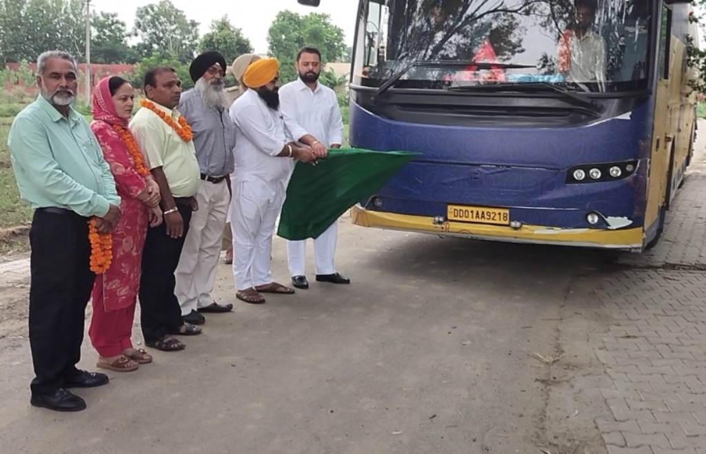 Satnam Singh Jalwaha and Robbie Kang flag off Chief Ministers Pilgrimage bus